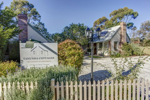 Tanunda Cottages - VIC Tourism 0