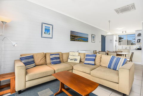 The Dolphins Beachfront Apartments - VIC Tourism 11