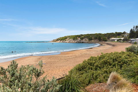 The Dolphins Beachfront Apartments - VIC Tourism 1