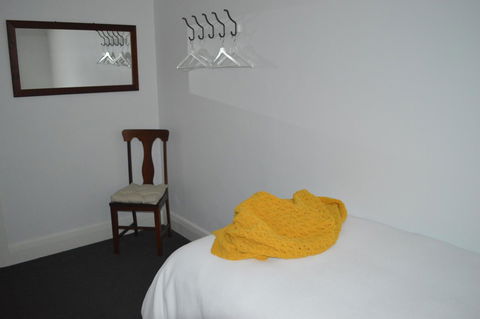 Two Cow Cottage Bed & Breakfast - VIC Tourism 16