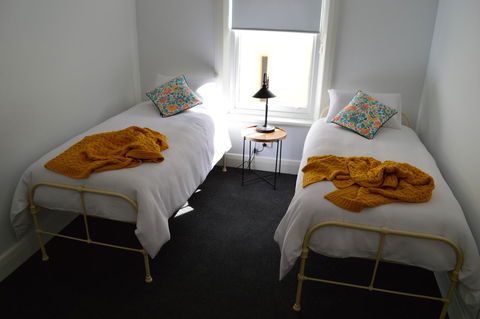 Two Cow Cottage Bed & Breakfast - VIC Tourism 22