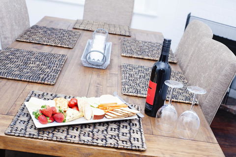 Two Cow Cottage Bed & Breakfast - VIC Tourism 8