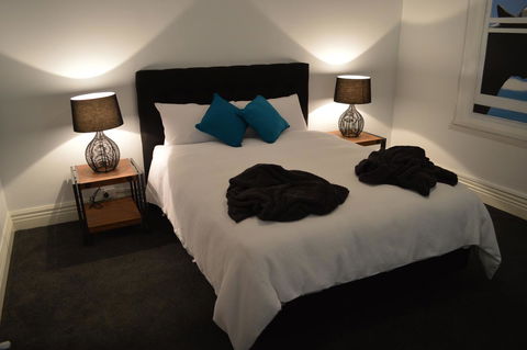 Two Cow Cottage Bed & Breakfast - VIC Tourism 19