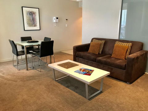 Adelaide DressCircle Apartments - North Terrace - VIC Tourism 10