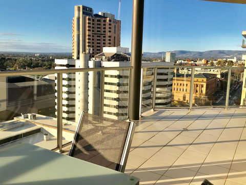 Adelaide DressCircle Apartments - North Terrace - VIC Tourism 4