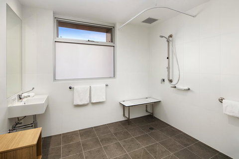 Quest Port Adelaide - VIC Tourism 15