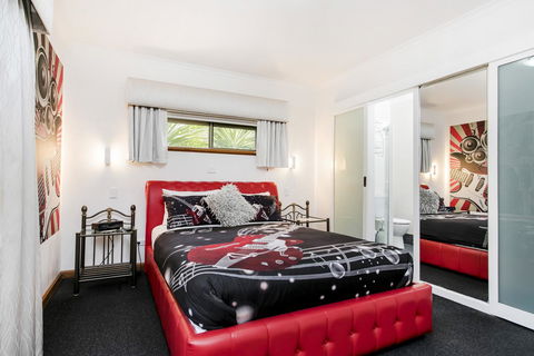 Barossa Retro BnB - VIC Tourism 7
