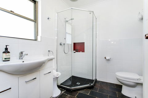Barossa Retro BnB - VIC Tourism 13