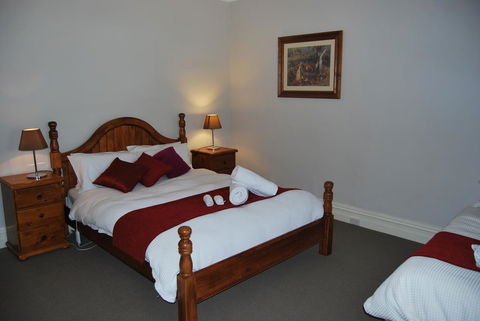 Jacaranda Cottage - VIC Tourism 7