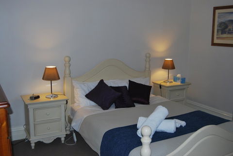 Jacaranda Cottage - VIC Tourism 4