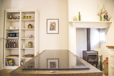 Mataro Cottage - VIC Tourism 8