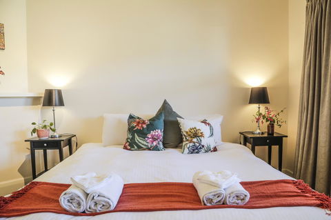 Mataro Cottage - VIC Tourism 9