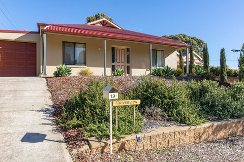 Rivergum Cottages Gawler Barossa Region - VIC Tourism 1