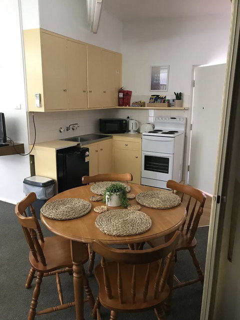 OCEAN BREEZE MOTEL - VIC Tourism 13