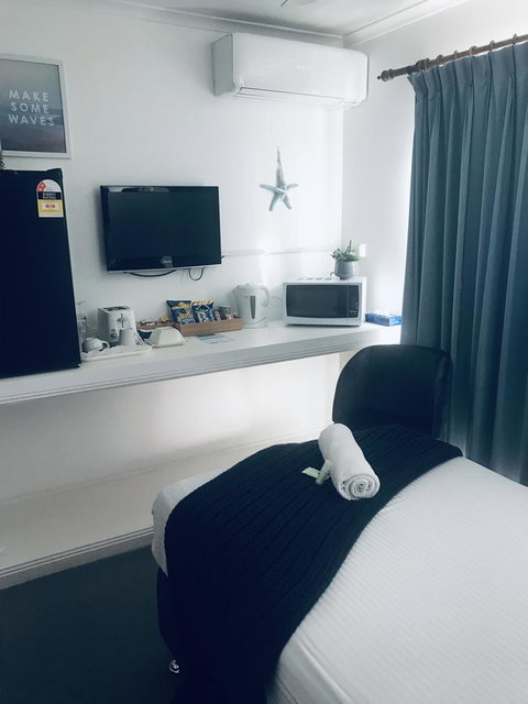 OCEAN BREEZE MOTEL - VIC Tourism 8