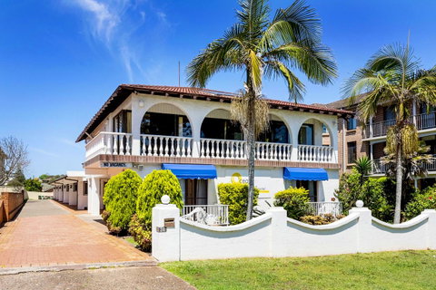 OCEAN BREEZE MOTEL - VIC Tourism 0