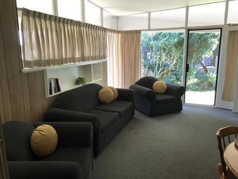 OCEAN BREEZE MOTEL - VIC Tourism 12