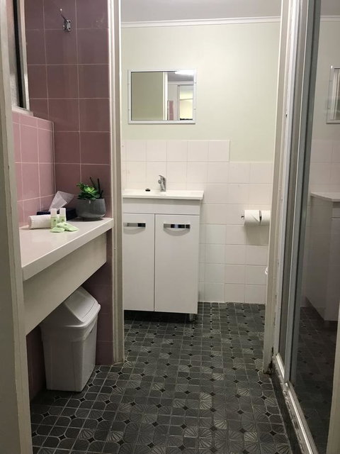 OCEAN BREEZE MOTEL - VIC Tourism 14