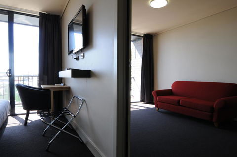 Mansfield Park Hotel - VIC Tourism 2