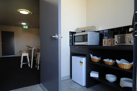 Mansfield Park Hotel - VIC Tourism 9