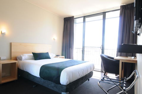 Mansfield Park Hotel - VIC Tourism 14