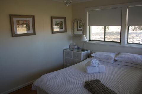 Rabbiters Hut - VIC Tourism 4