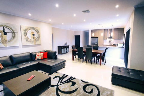Casavino Luxury Villa - VIC Tourism 3