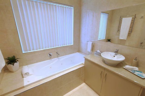 Casavino Luxury Villa - VIC Tourism 26