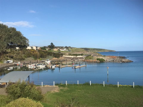 Penneshaw Oceanview Apartments - VIC Tourism 0