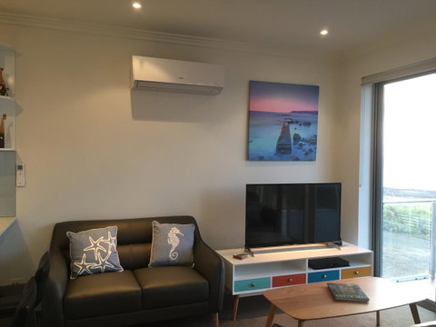 Penneshaw Oceanview Apartments - VIC Tourism 7