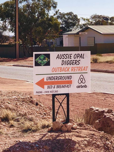 Aussie Opal Diggers Outback Retreat-Undergound - VIC Tourism 24