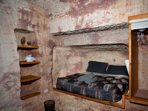 Ali\'s Underground Studio - VIC Tourism 9