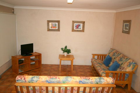 Lake Edge Apartments - VIC Tourism 27