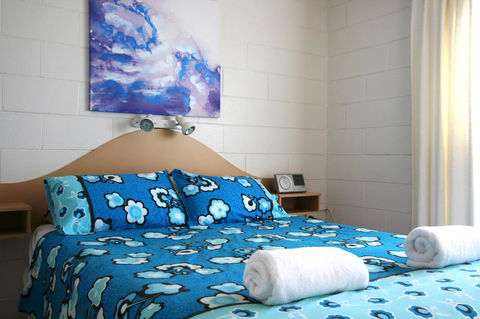 Lake Edge Apartments - VIC Tourism 5