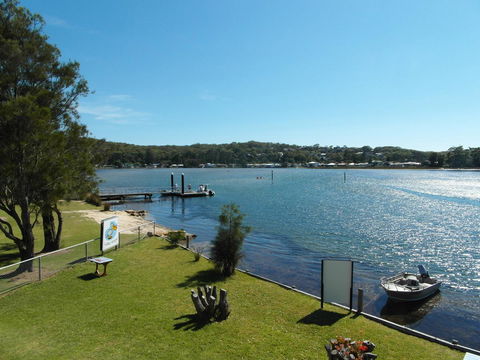 Lake Edge Apartments - VIC Tourism 3