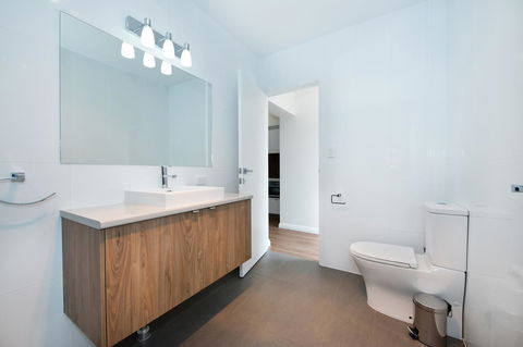 Loxton Courthouse Apartments - VIC Tourism 14