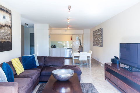 Bayview Beachfront Apartments, In Town Right On The Beach - VIC Tourism 43