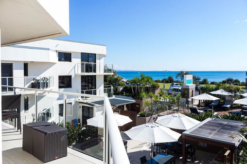 Bayview Beachfront Apartments, In Town Right On The Beach - VIC Tourism 15