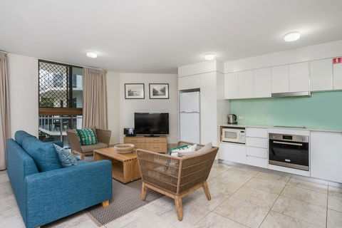 Bayview Beachfront Apartments, In Town Right On The Beach - VIC Tourism 40