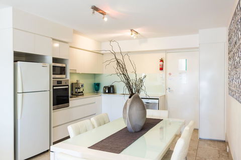 Bayview Beachfront Apartments, In Town Right On The Beach - VIC Tourism 42