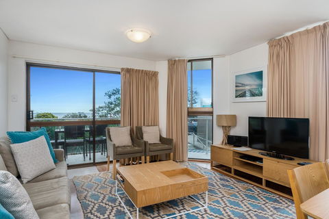 Bayview Beachfront Apartments, In Town Right On The Beach - VIC Tourism 35