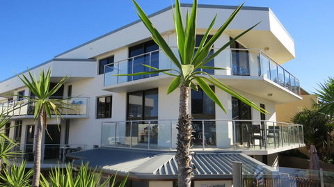 Bayview Beachfront Apartments, In Town Right On The Beach - VIC Tourism 14