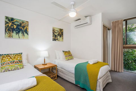 Bayview Beachfront Apartments, In Town Right On The Beach - VIC Tourism 34