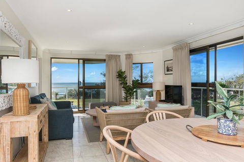 Bayview Beachfront Apartments, In Town Right On The Beach - VIC Tourism 30