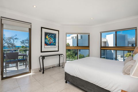 Bayview Beachfront Apartments, In Town Right On The Beach - VIC Tourism 37