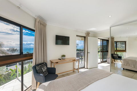 Bayview Beachfront Apartments, In Town Right On The Beach - VIC Tourism 33