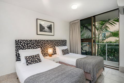 Bayview Beachfront Apartments, In Town Right On The Beach - VIC Tourism 39