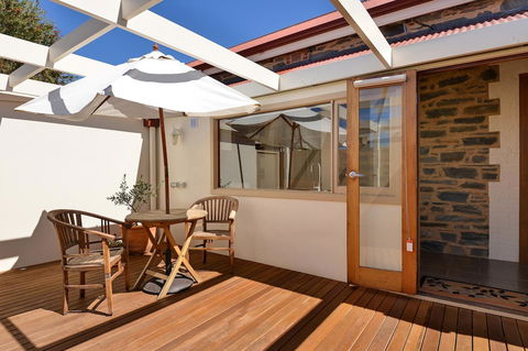 Trafalgar Premium Vintage Suites - VIC Tourism 13