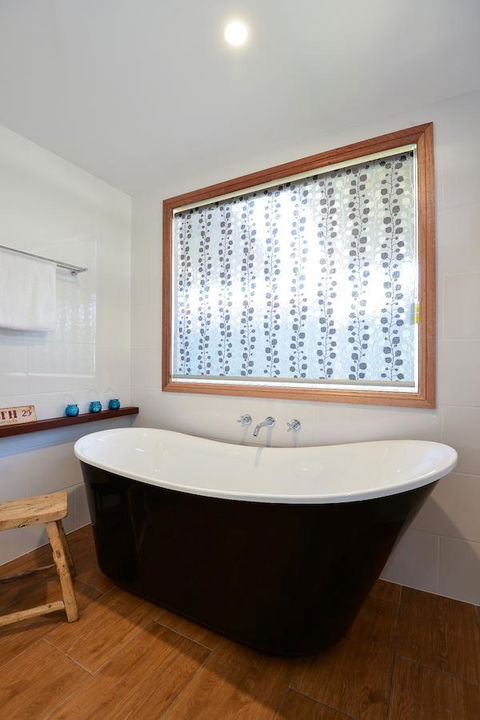 Trafalgar Premium Vintage Suites - VIC Tourism 2