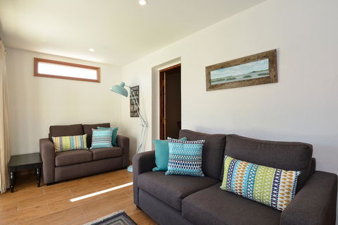 Trafalgar Premium Vintage Suites - VIC Tourism 21
